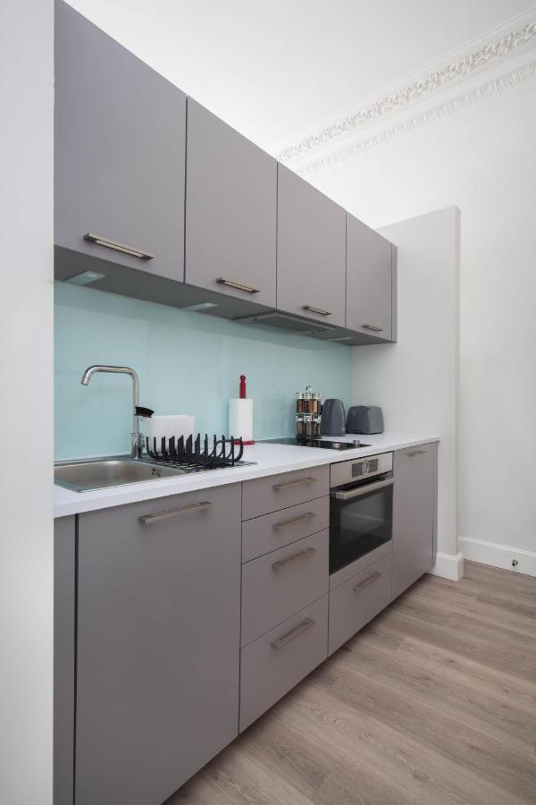 Modern Studio Apartment In Prime Central Location เอดินบะระ ภายนอก รูปภาพ